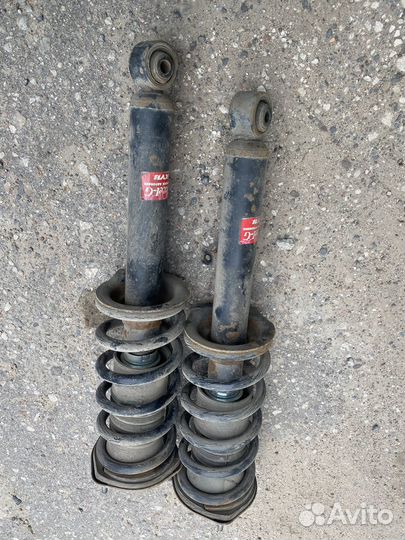Стойки амортизатора toyota mark ll