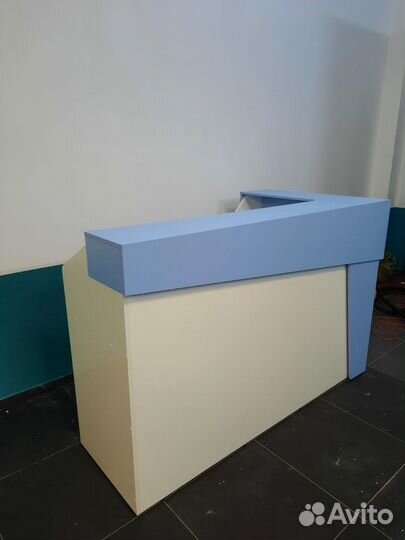 Стойка ресепшн