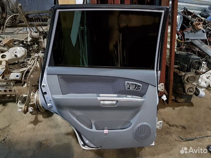 Дверь задняя левая Kia Carens I (RS) 2006