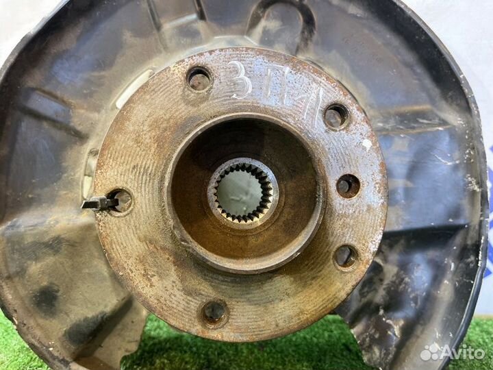 Кулак задний правый Bmw E90 седан 2.0 N47 дизель