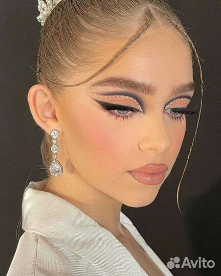Модель на макияж