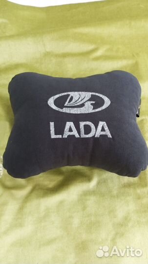 Автомобильная подушка на подголовник