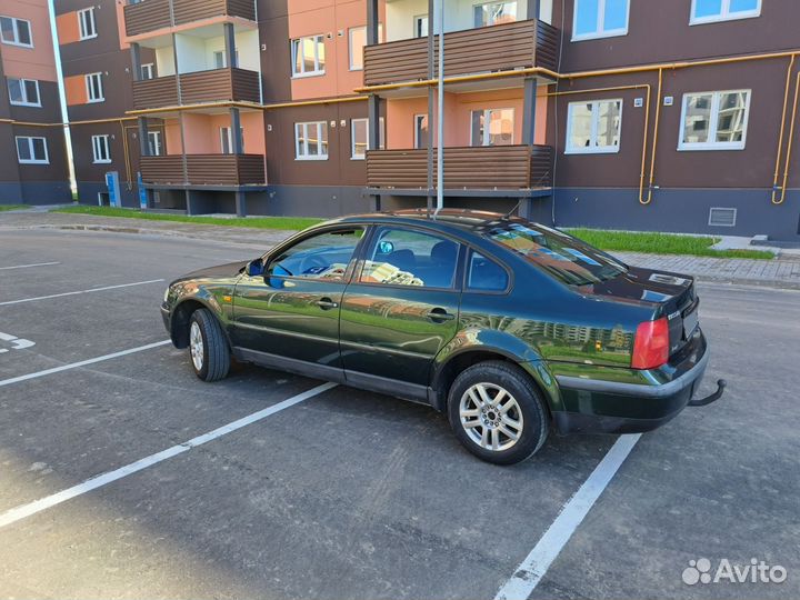 Volkswagen Passat 1.6 МТ, 1997, 243 200 км