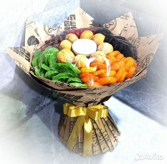 Букет из сухофруктов с медом