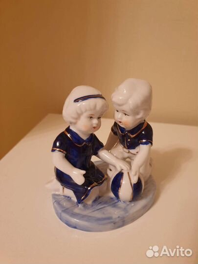 Статуэтка фарфор