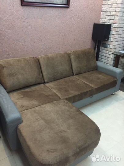 Перетяжка мягкой мебели, и стульев