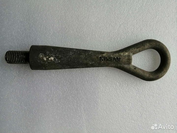 Буксировочный крюк