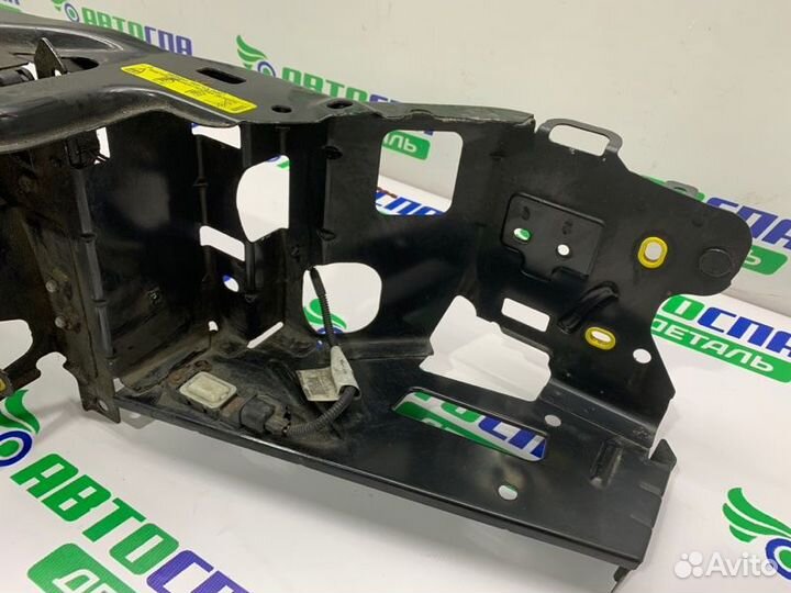 Телевизор панель радиаторов передний Volvo Xc90