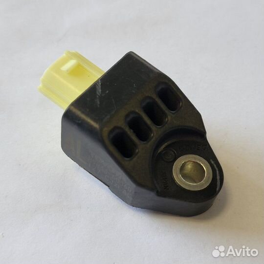 Датчик удара Toyota Land Cruiser J200