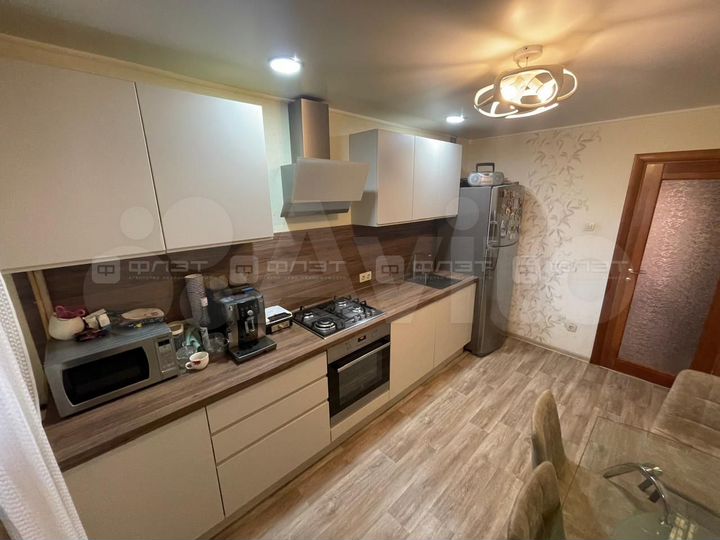 2-к. квартира, 68,6 м², 3/10 эт.