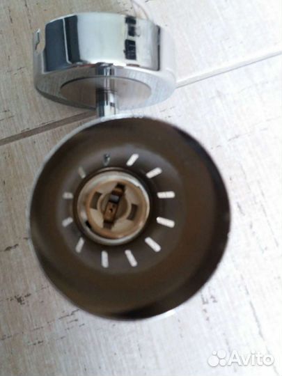 Светильник на стен