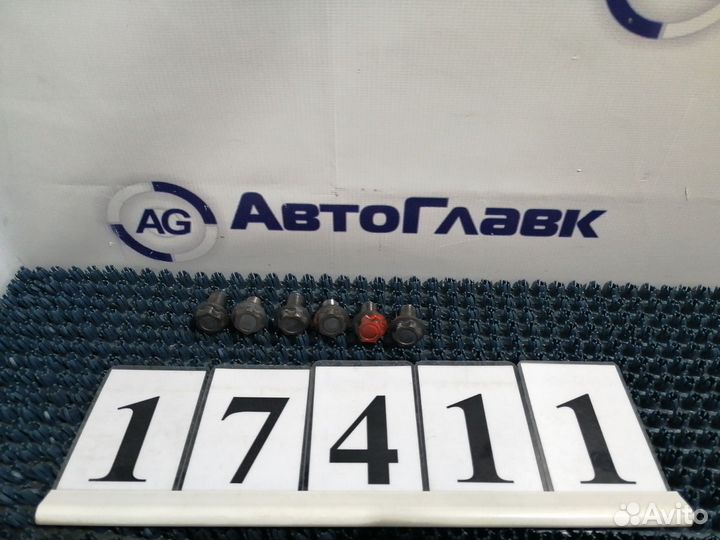 Болты крепления маховика Nissan Primera