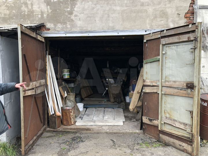 Гараж, > 30 м²