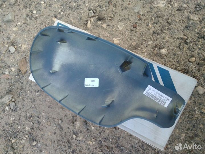 Накладка правого зеркала Nissan Micra