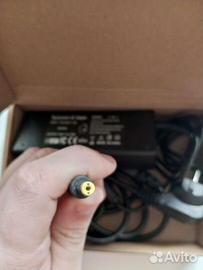 Блок питания (зарядка) для ноутбука