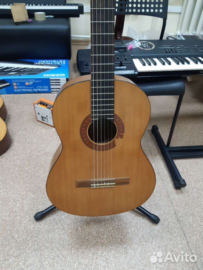 Классическая гитара yamaha c40m