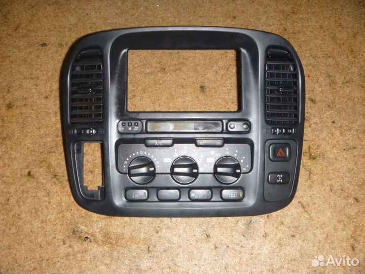 Блок управления климатом Toyota Land Cruiser 100