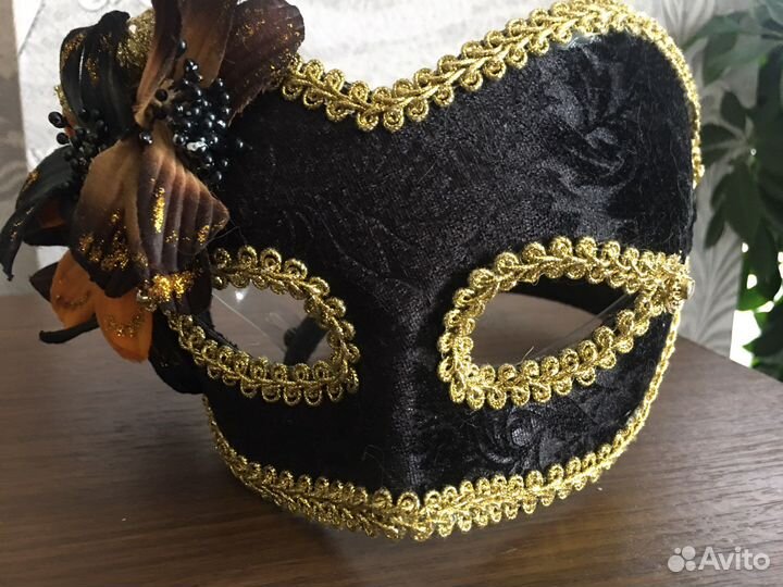 Маска карнавальная