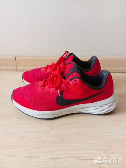 Кроссовки nike revolution