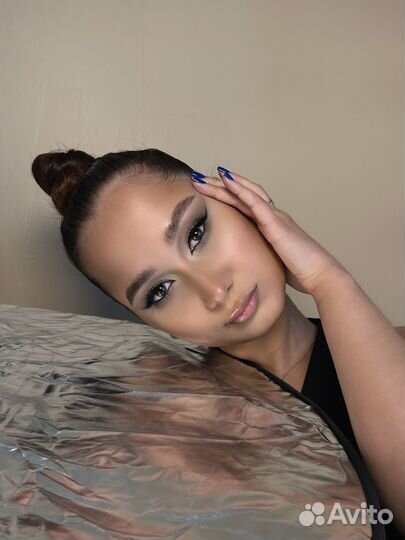 Макияж и оформление бровей