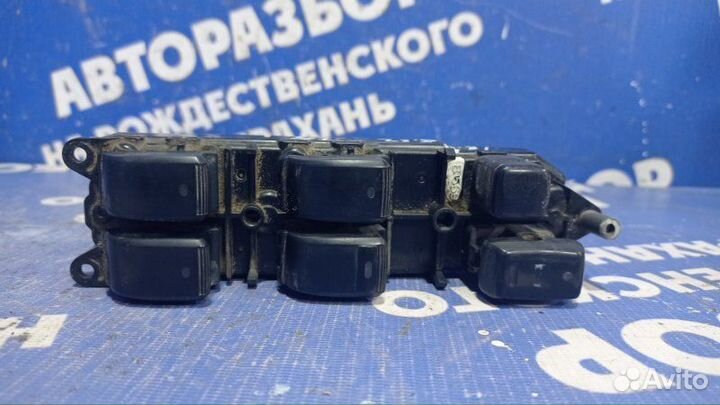 Блок управления стеклоподъемниками Toyota Corolla