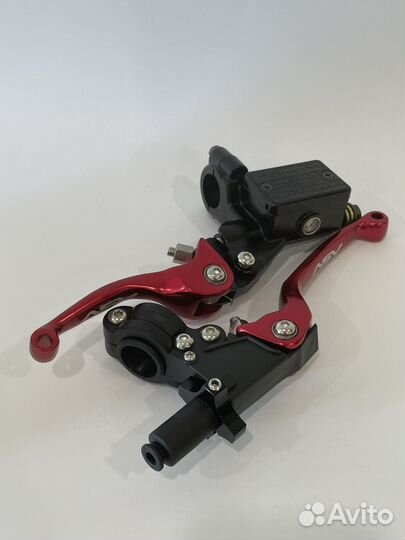 Ручки сцепления и тормоза на мотоцикл