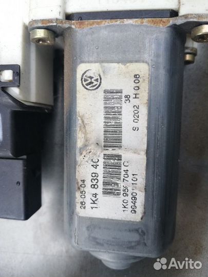 Стеклоподъемник задний правый Volkswagen Golf 5