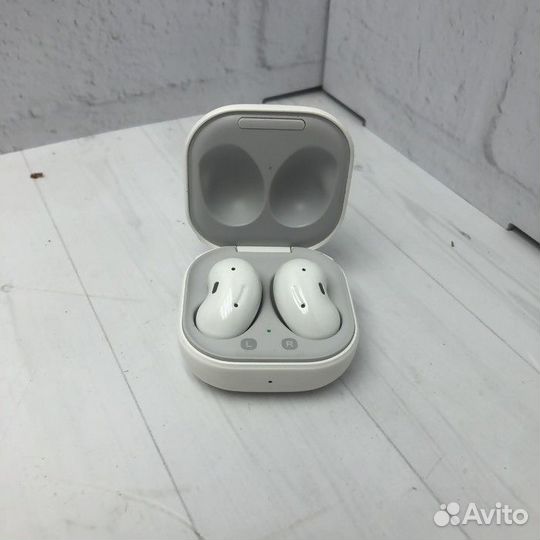 Беспроводные наушники Samsung Galaxy Buds Live