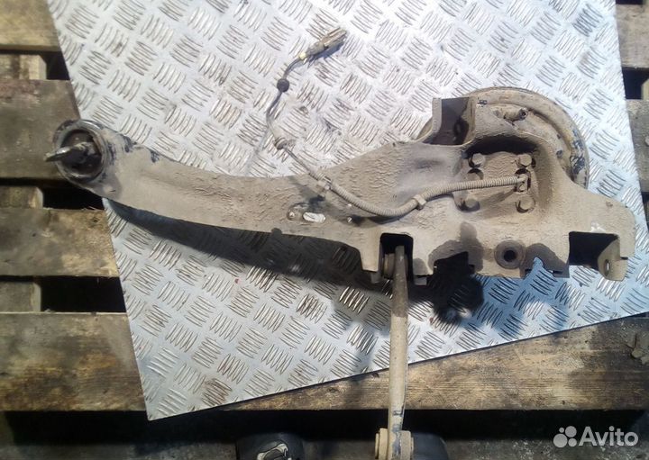 Кулак (ступица) задний правый на Форд Фокус