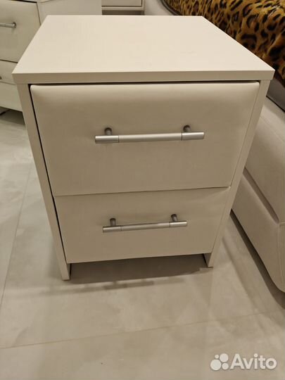 Тумбочка прикроватная Ormatek