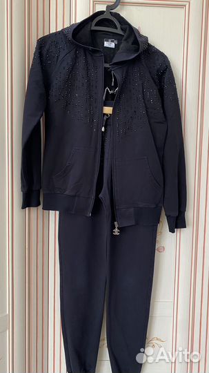Костюм спортивный