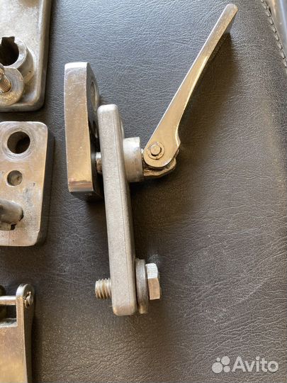 Крепления для кофров быстросьемные на мотоцикл