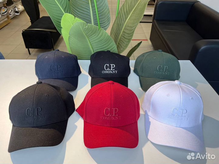 Бейсболки в ассортименте в ТЦ Дом Мод