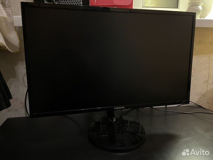 Монитор Samsung