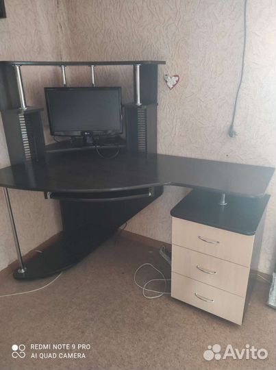 Компьютерный стол