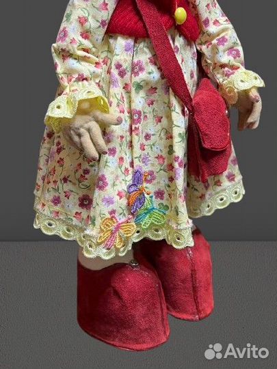Кукла ручной работы с одеждой