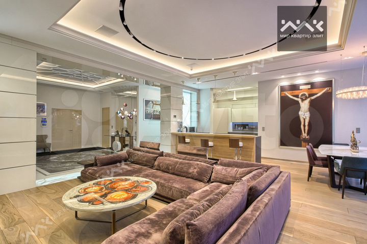 5-к. квартира, 303 м², 1/7 эт.