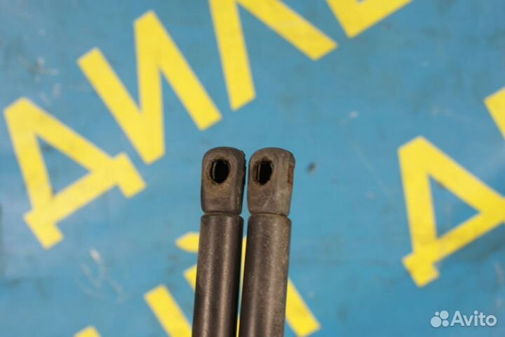 Амортизатор крышки багажника Ford Focus 1