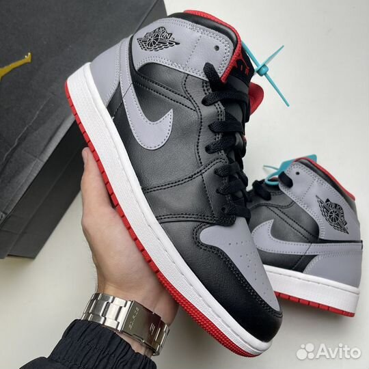 Кроссовки Nike Air Jordan 1 Mid 