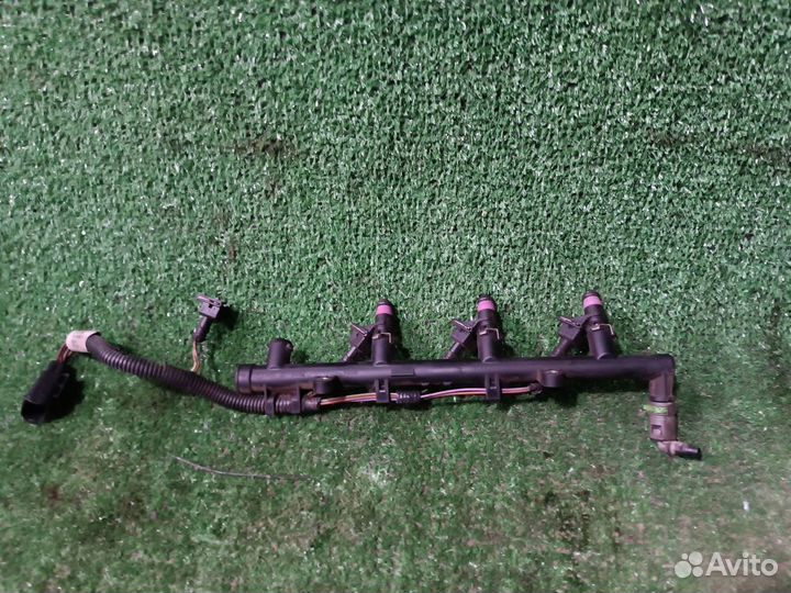 Рейка топливная (рампа) Renault Megane II (2002—20