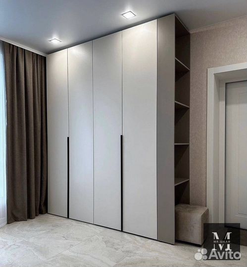 Шкаф распашной с зеркалом