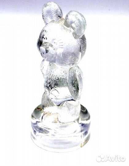 Стеклянный олимпийский мишка