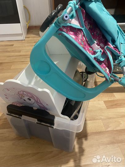 Игрушки в контейнере