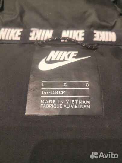 Куртка на подростка Nike 147-158см
