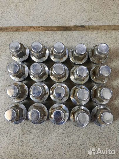 Колесные гайки Toyota Lexus 570 20 шт