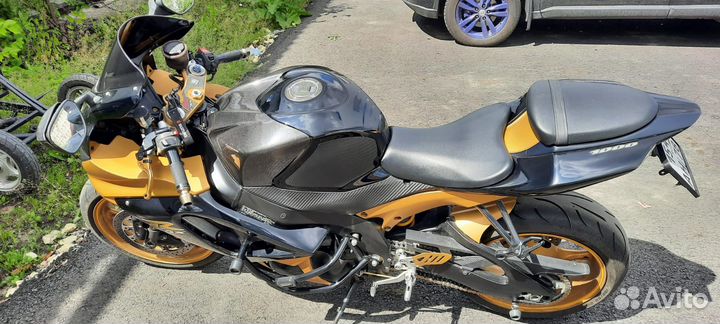 Suzuki GSX R 1000 k7