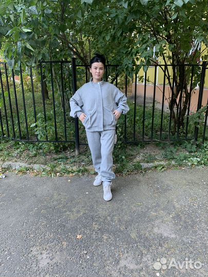 Спортивный костюм женский