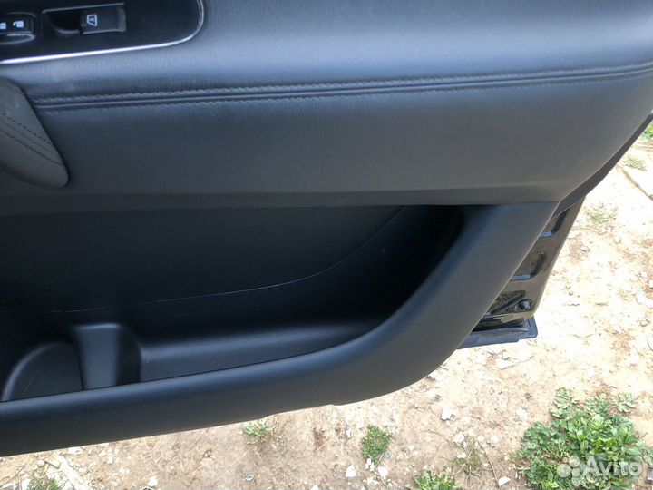 Nissan Patrol Y62 Обшивка двери