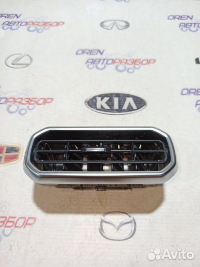 Дефлектор воздушный передний Renault Duster 2 1.5