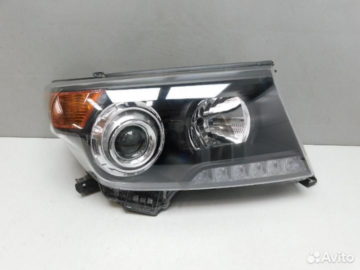 Фара правая Toyota Land Cruiser